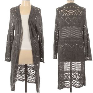 Size L cardigan sweater.